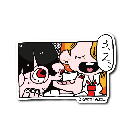 青春ピアス女子(金髪)