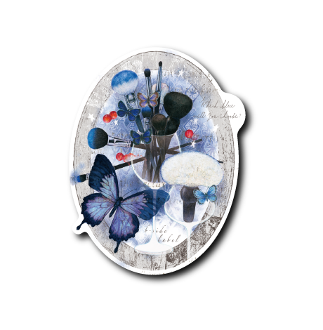 メイクブラシと青の蝶