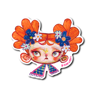 青白花の髪飾り少女