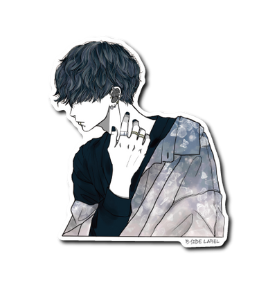 ピアス男子(黒髪)
