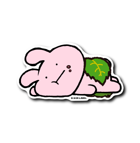 (うさぎ企画)真顔桜餅うさぎ(横たわる)