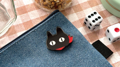 鋭目黒猫/ピンバッジ